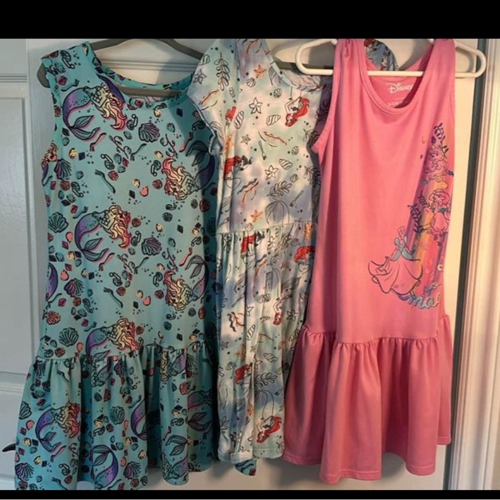 Girl dresses size 6 please message me